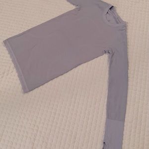 Lululemon size 4 long sleeve top